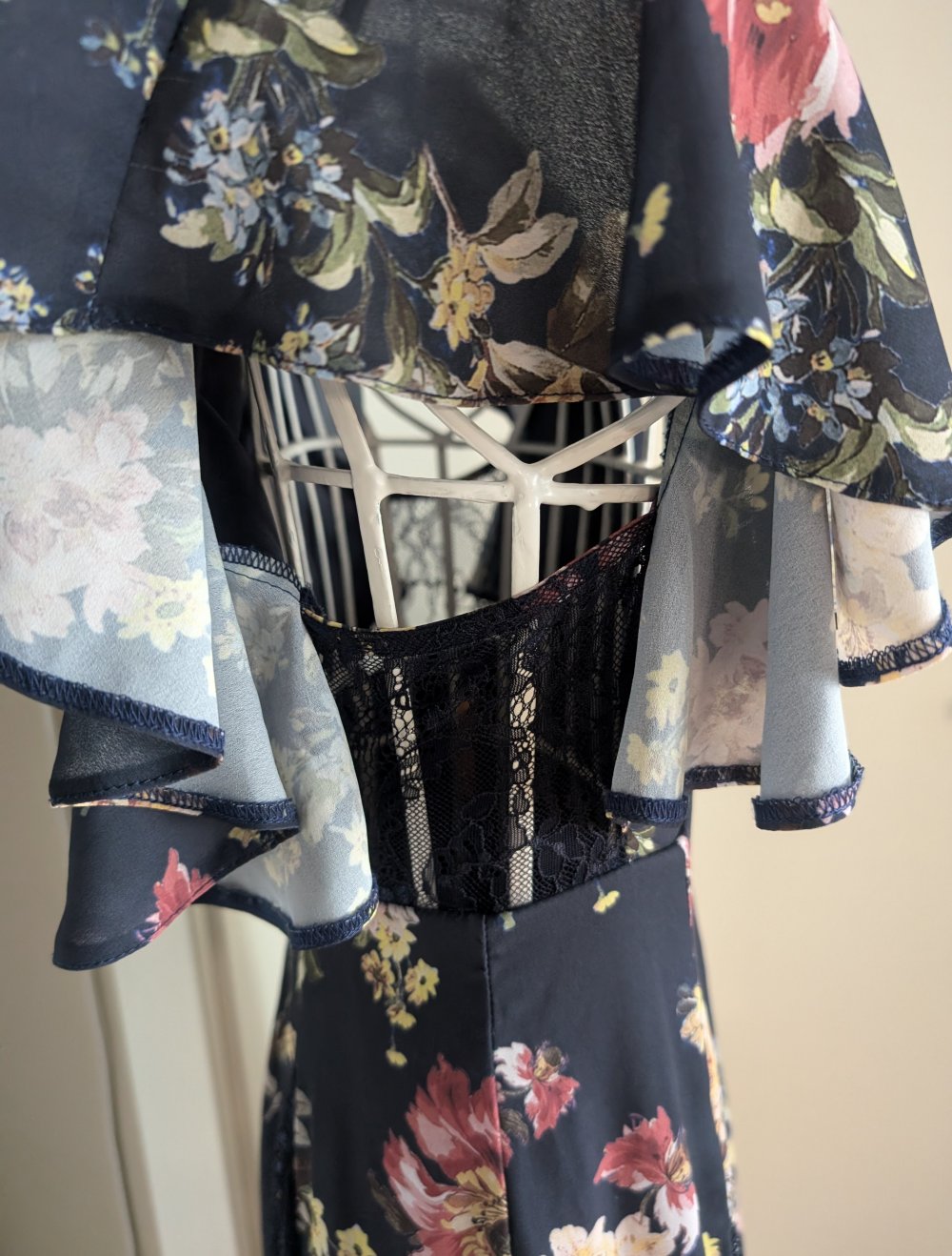 asos Blumen Maxikleid 38