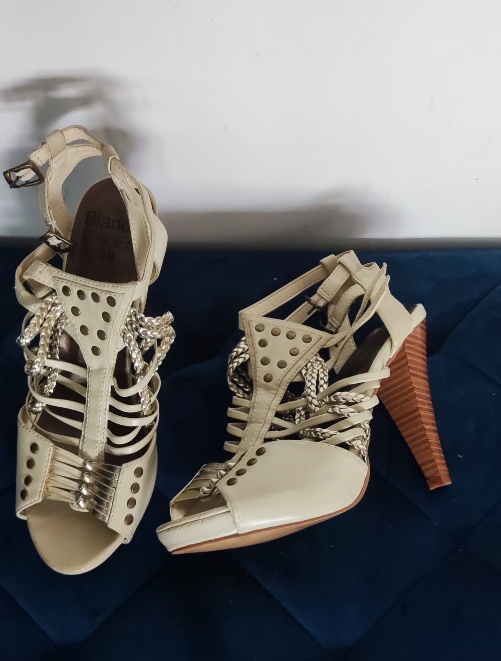 Blanco High Heels mit Nieten 39