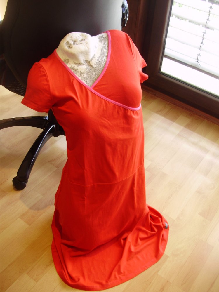 Bleibtreu Berlin Kleid rot Wickeleffekt Gr 36