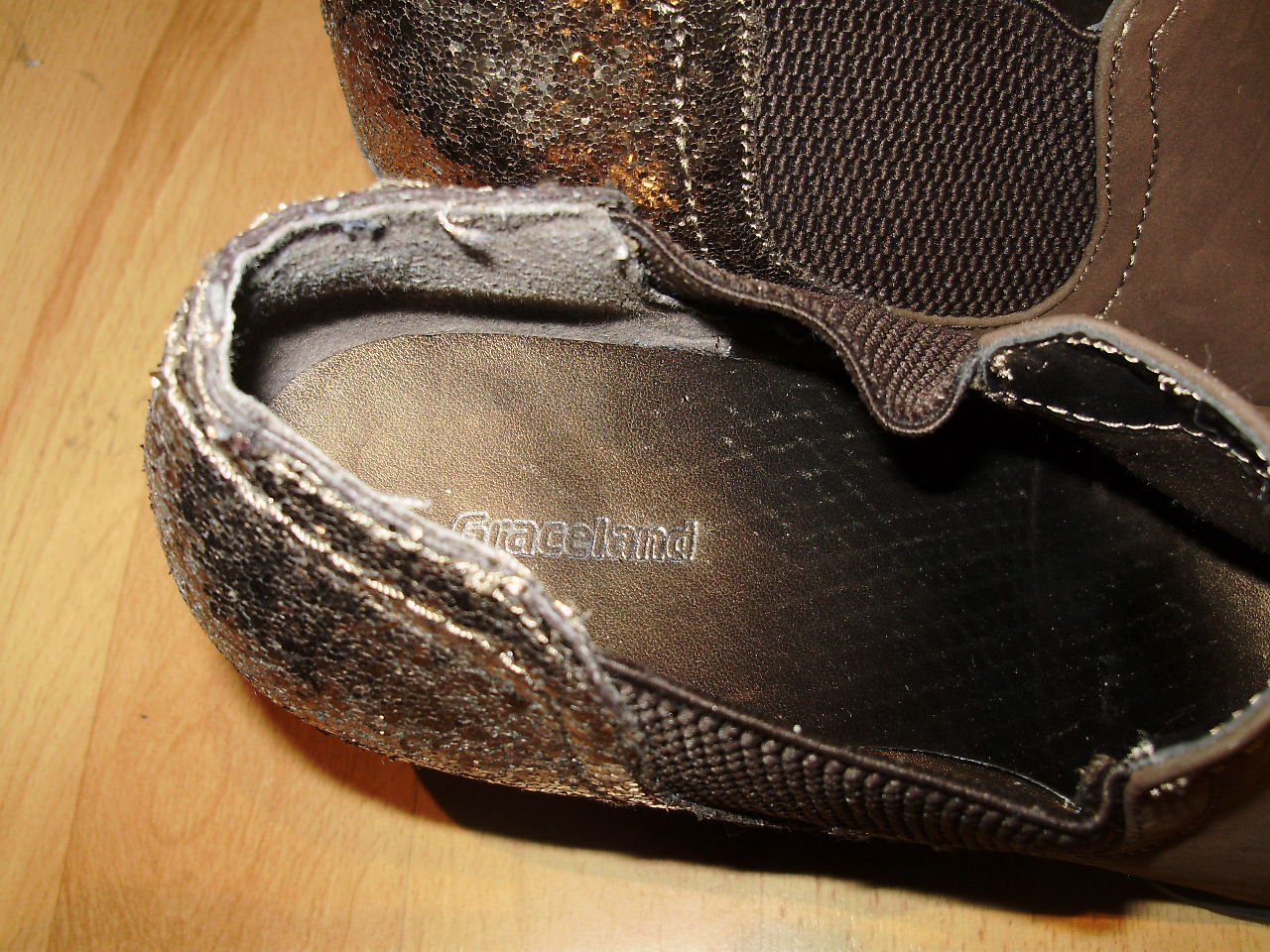 Pumps braun Gold an Ferse Gr 40