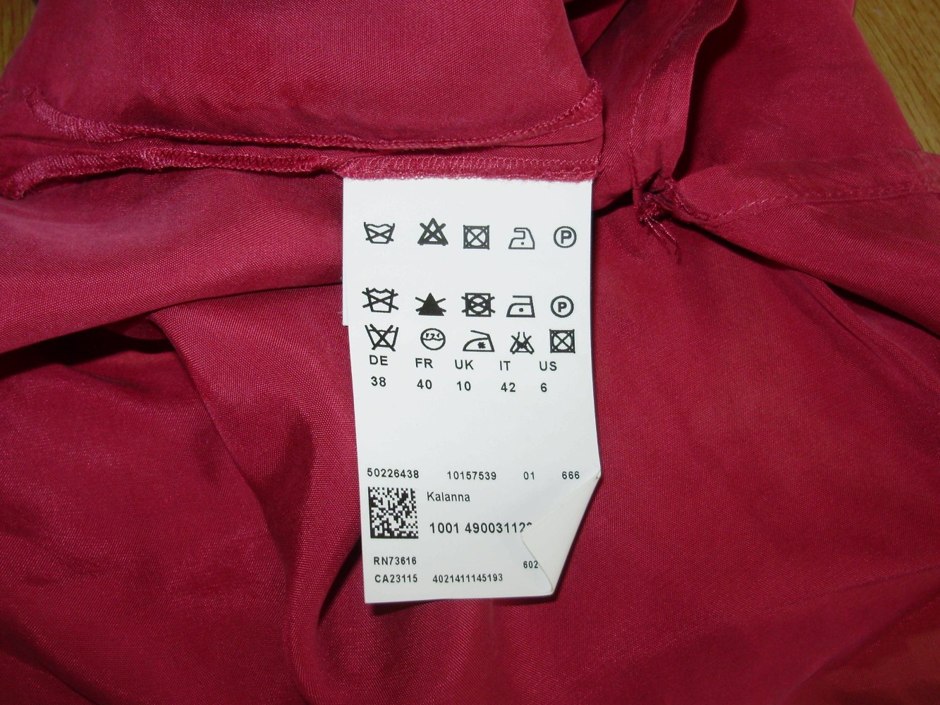 Hugo Boss Langarm Shirt Seide rot blau Gr 38