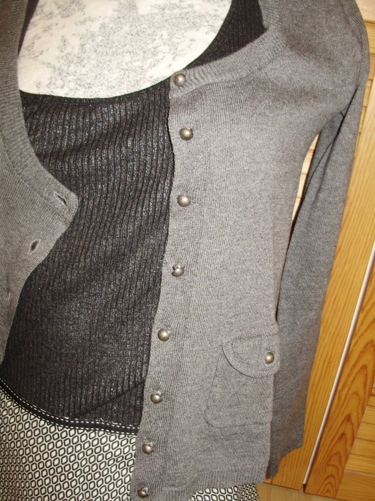 Outfit 2: Esprit Rock + Topshop Top+ Apart Cardigan NEU S