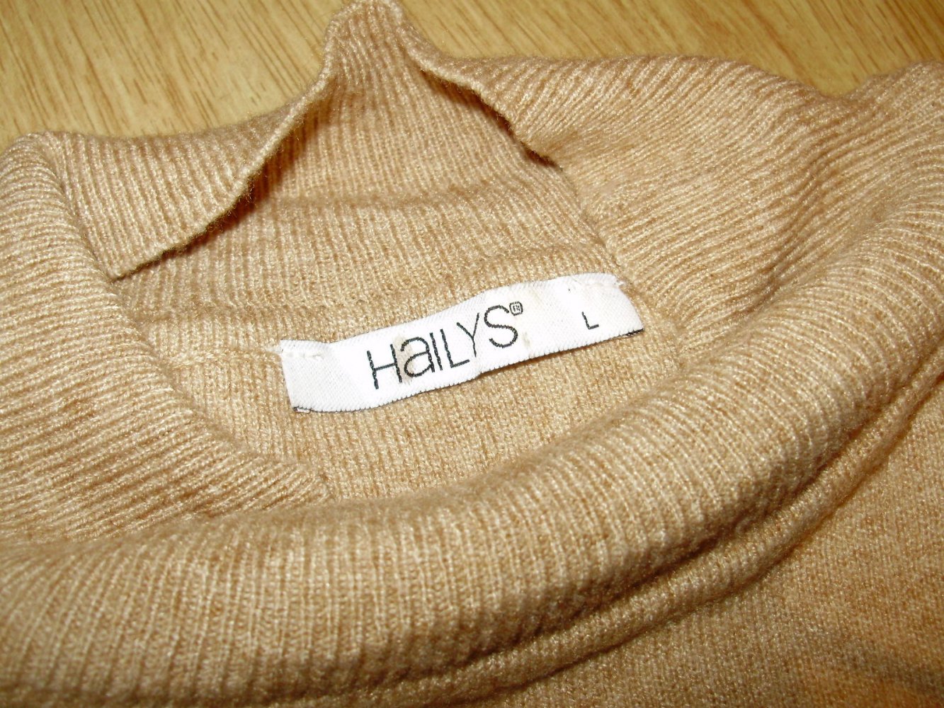 Hailys Pullover camel Stehkragen romantisch L NEU