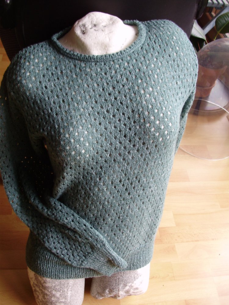 Pullover handgestrickt DIY grün Lochmuster S M passend