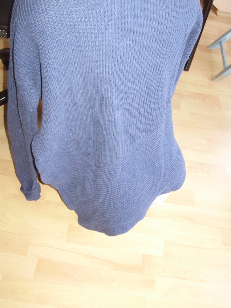 Lieblingsstück Pullover blau asymmetrisch ausgefallen BW 38
