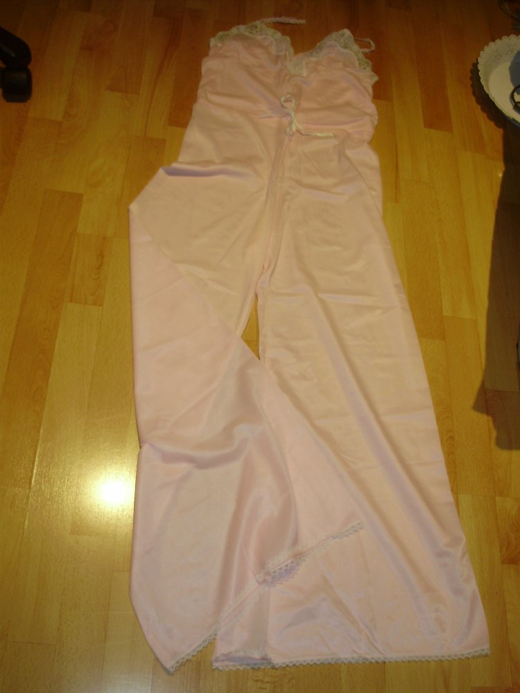 Schlafanzug Jumpsuit rose weiße Spitze Gr 36/ 38