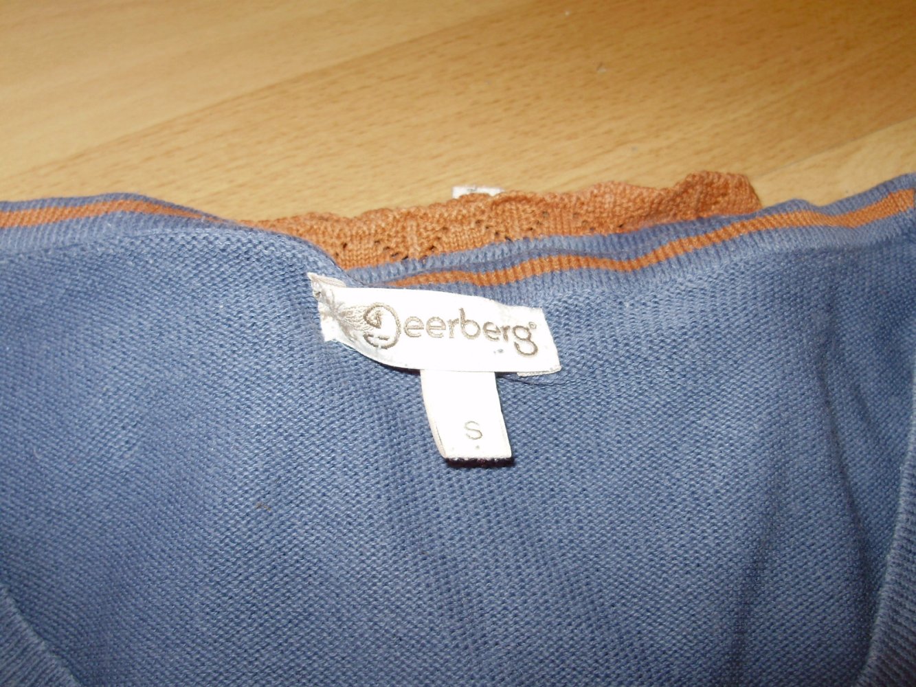 Deerberg Cardigan leicht taubenblau Rosenmuster S M Baumwolle