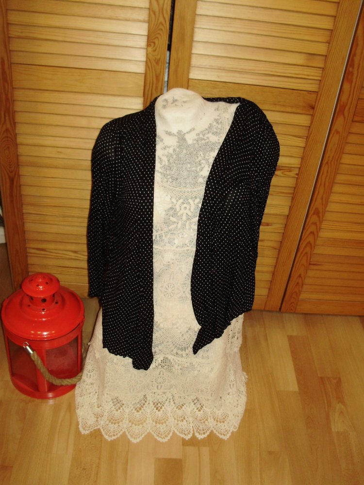 Outfit 3 : Julie Spitzen Kleid weiß Neu + s.oliver Cardigan M/L