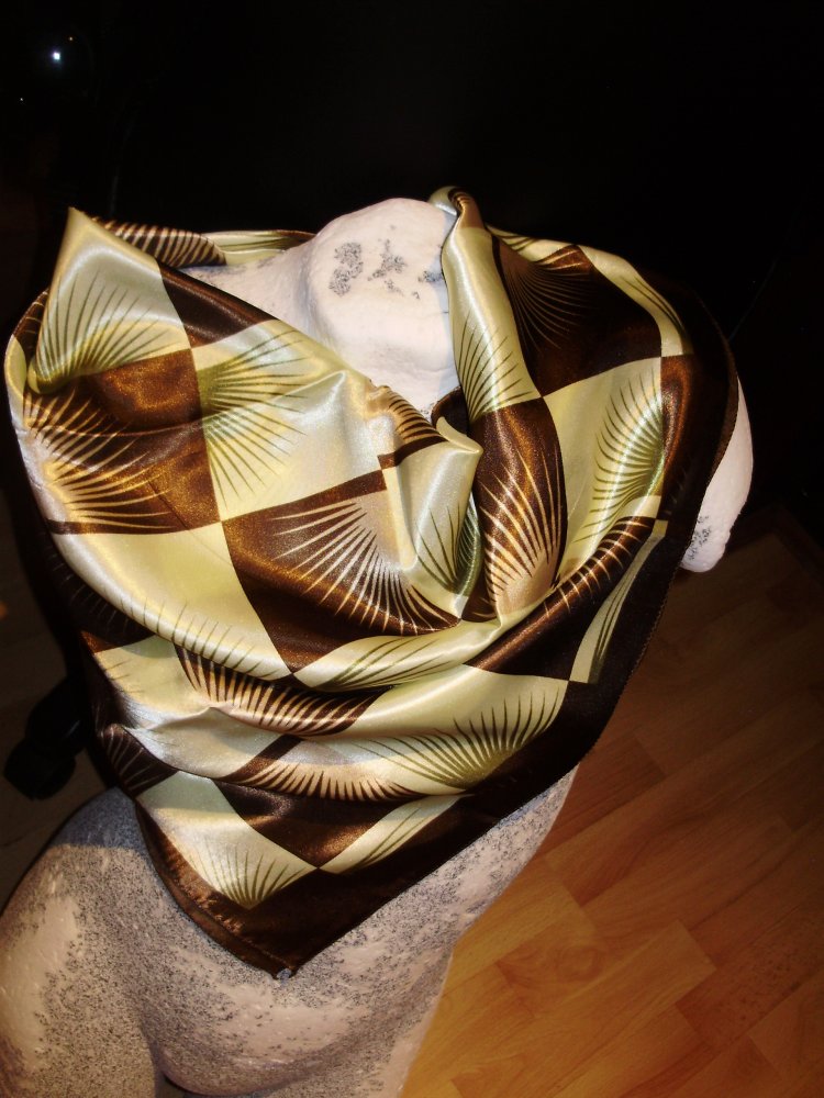 Tuch wie Satin gelb braun Strahlenmuster Neu