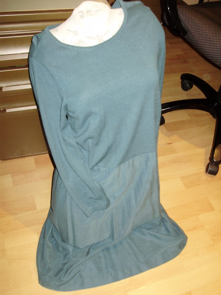 Lieblingsstück Kleid salbei grün Strick Stoff 38