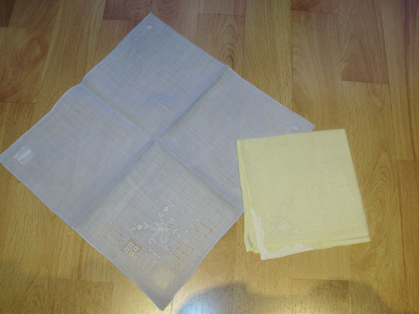 Taschentuch Set Vintage 2 Taschentücher gelb + blau Hohlstickerei NEU