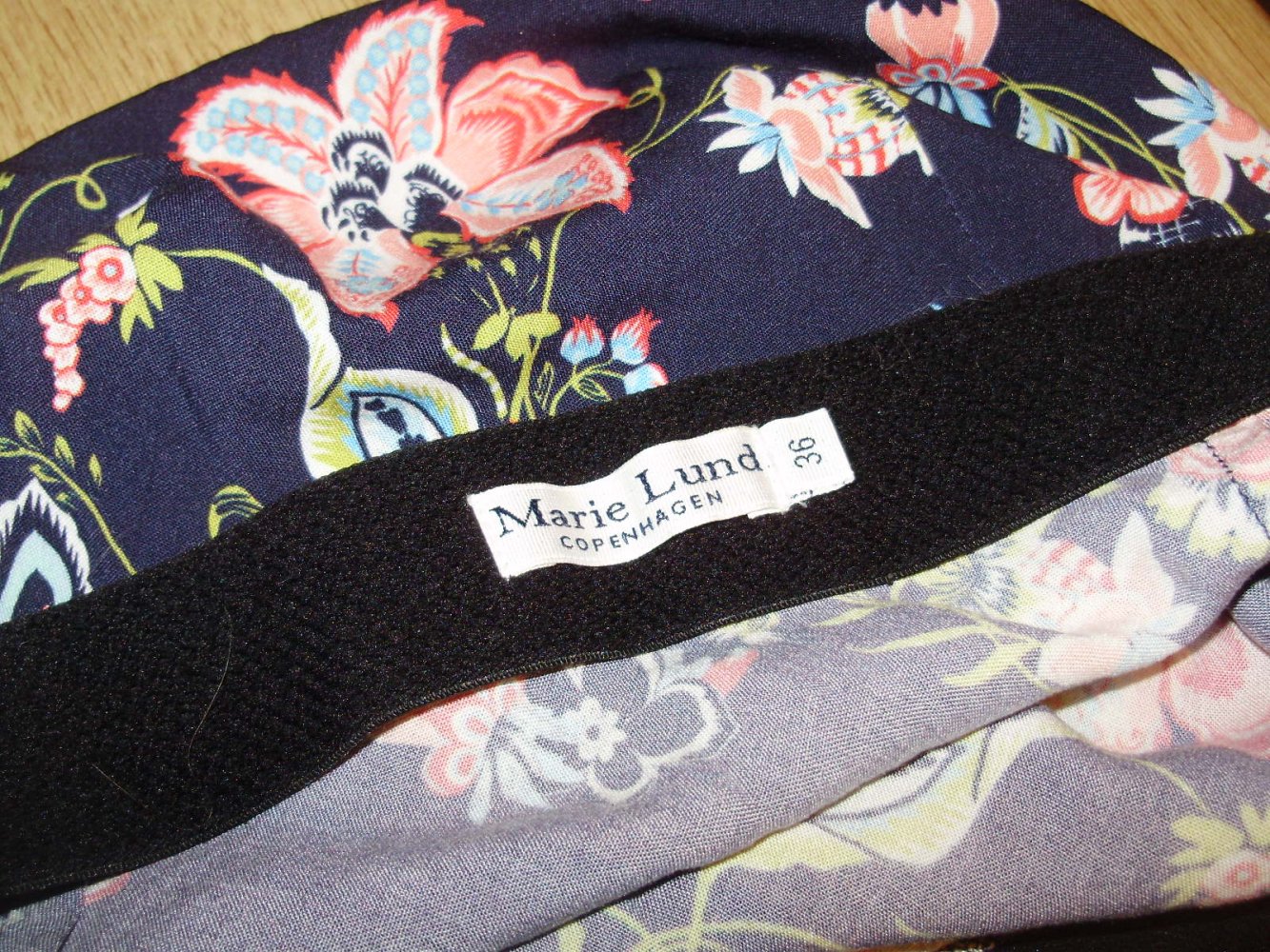 Marie Lund Copenhagen Rock dblau Blumen 36