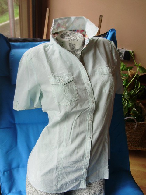 Gerry Weber Kurzarm Bluse hellgrün Blumenbesatz Gr 38 Topzustand