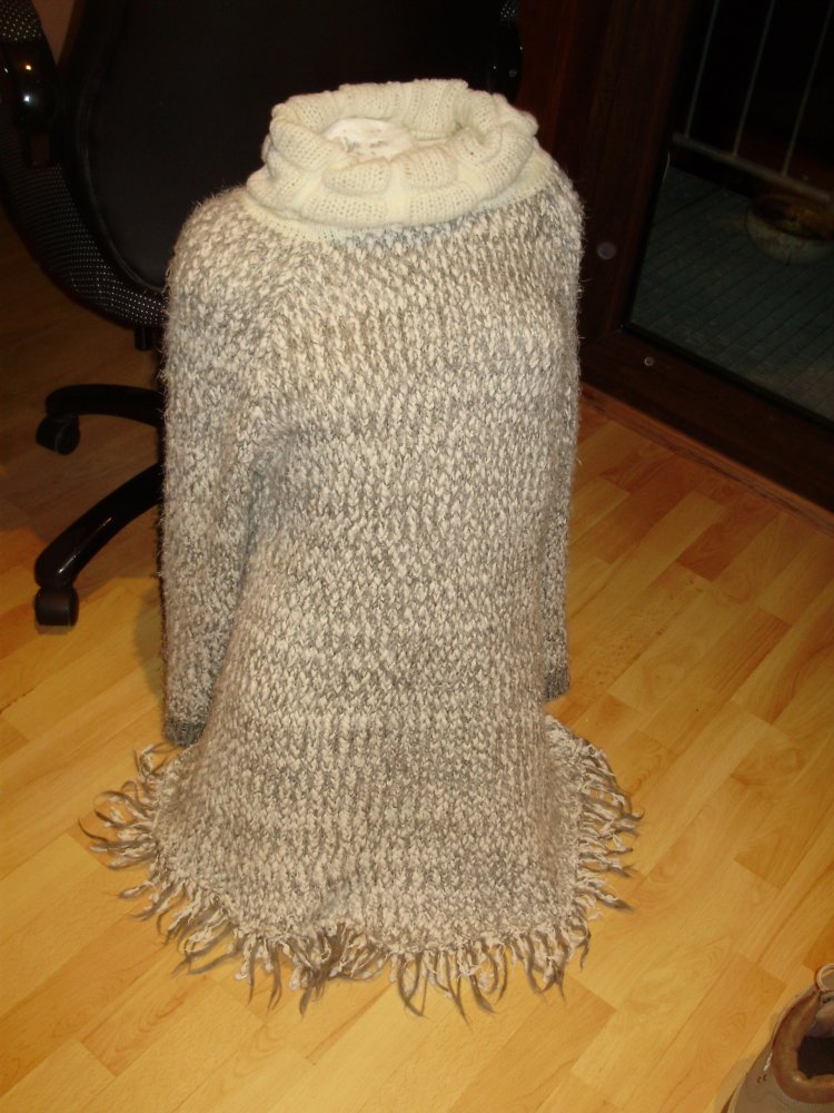 Strick Kleid warm grau beige meliert Fransen M