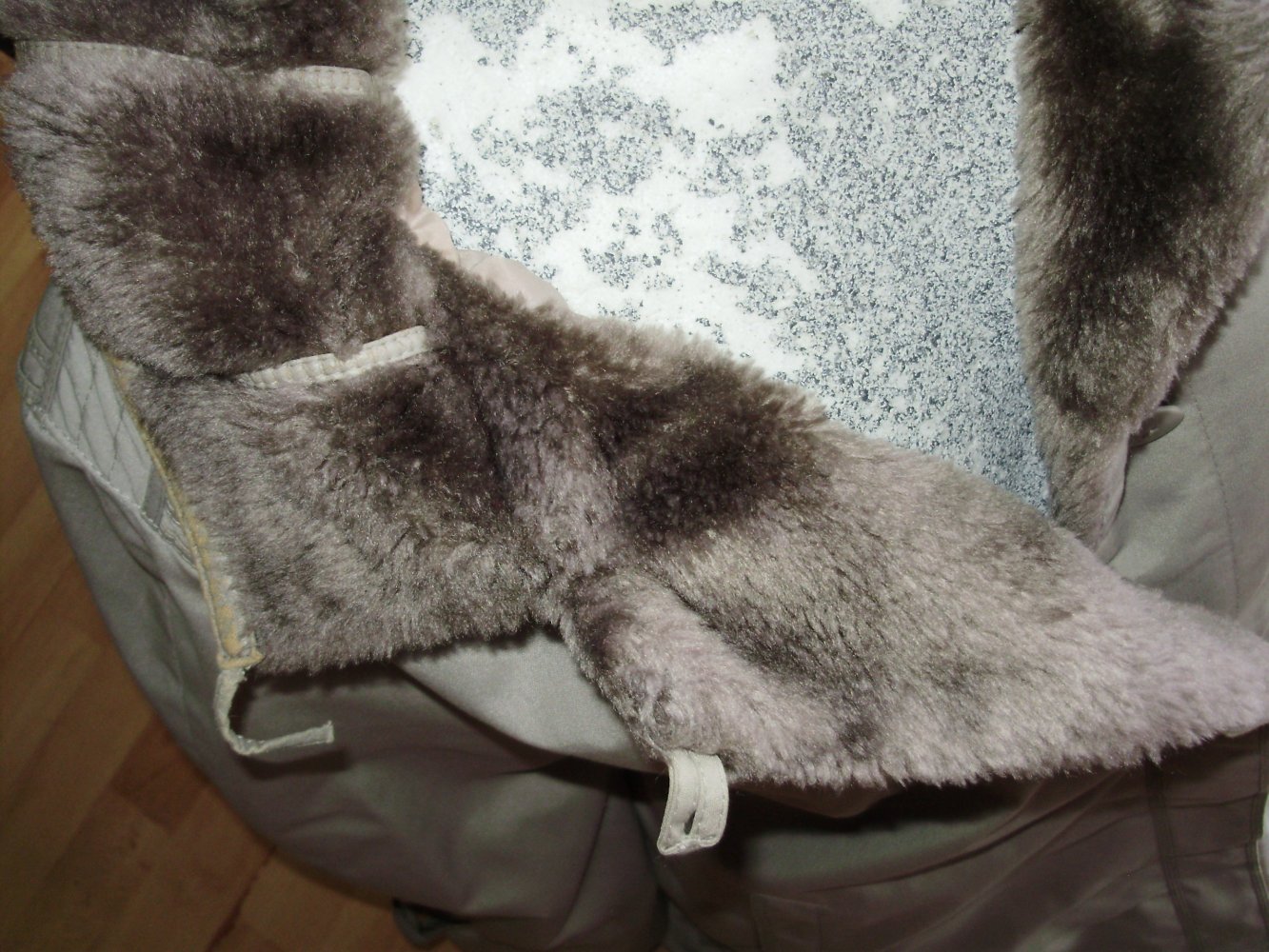 Mantel beige Stepp Fellrand an Kragen und Verschlussleite 44