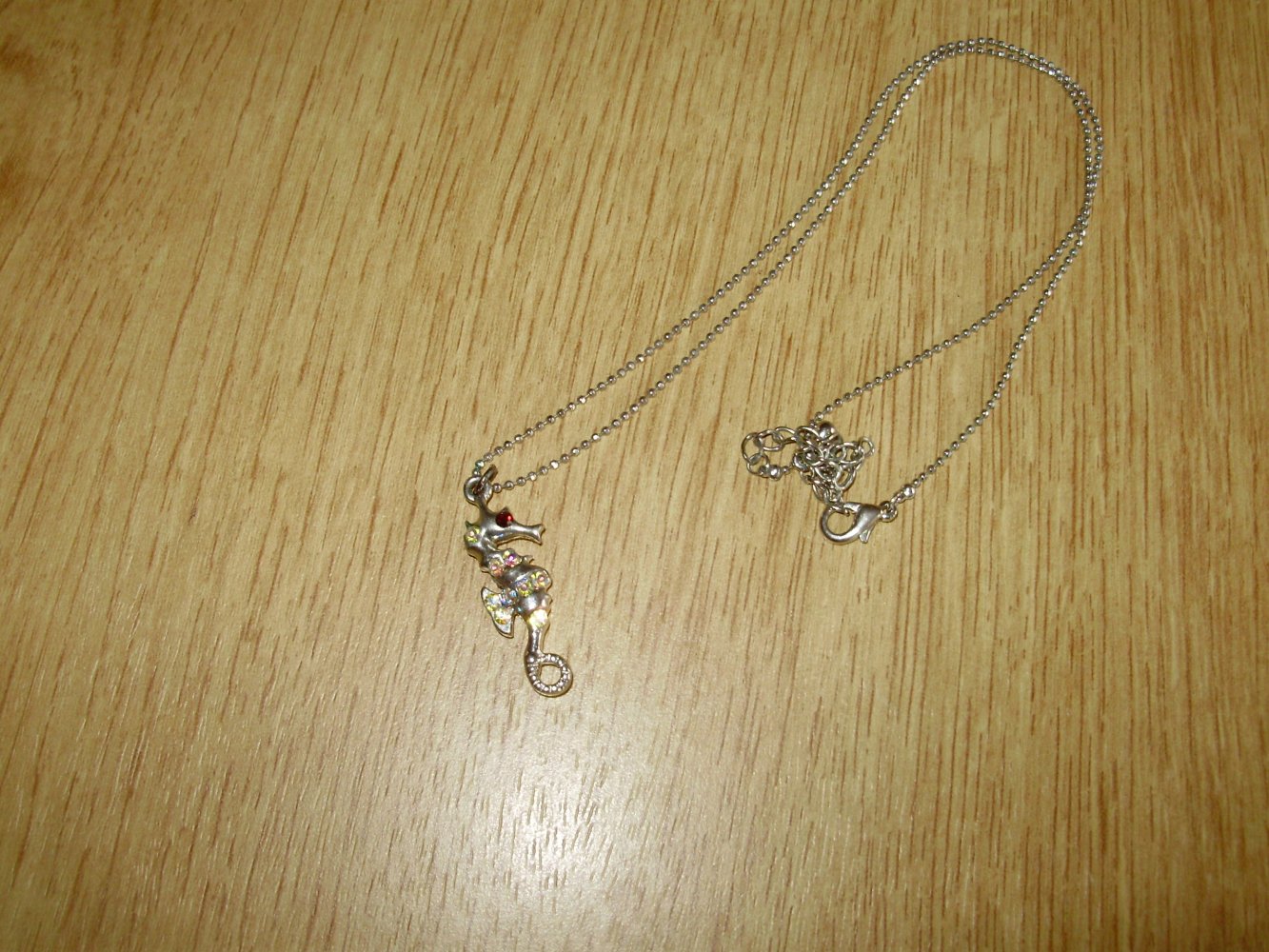 Kette silbern Glitzersteine Seepferdchen