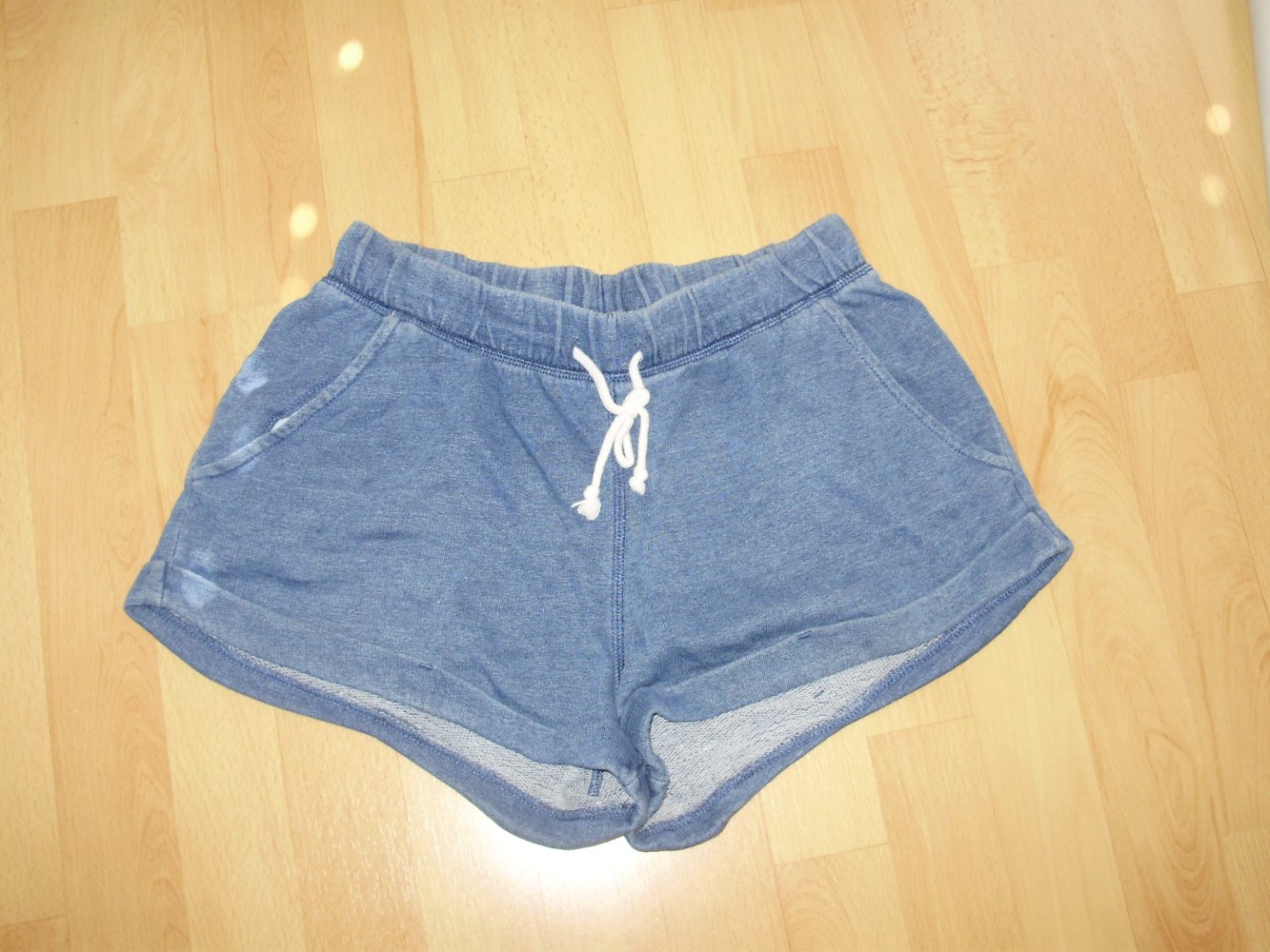 H&M kurze Hose jeans blau Umschlag Gr 40