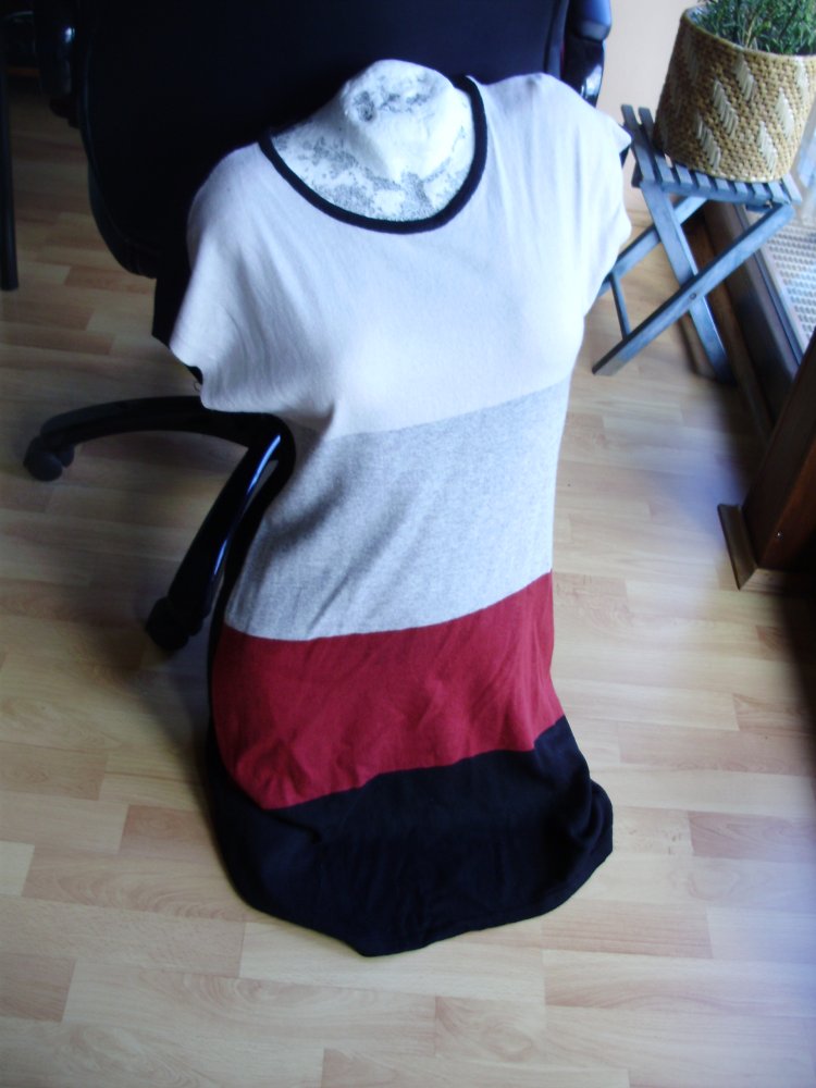 Floreiza Kleid Wollanteil Strick weich Gr M passend