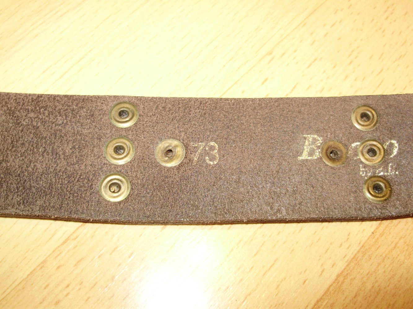 Echt Leder Gürtel braun Nieten ausgefallen 73 cm