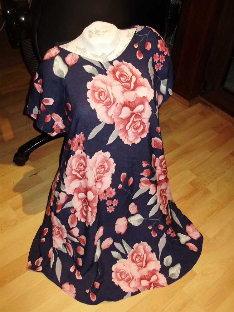 Kleid midi blau mit großem Blumenmuster XXL