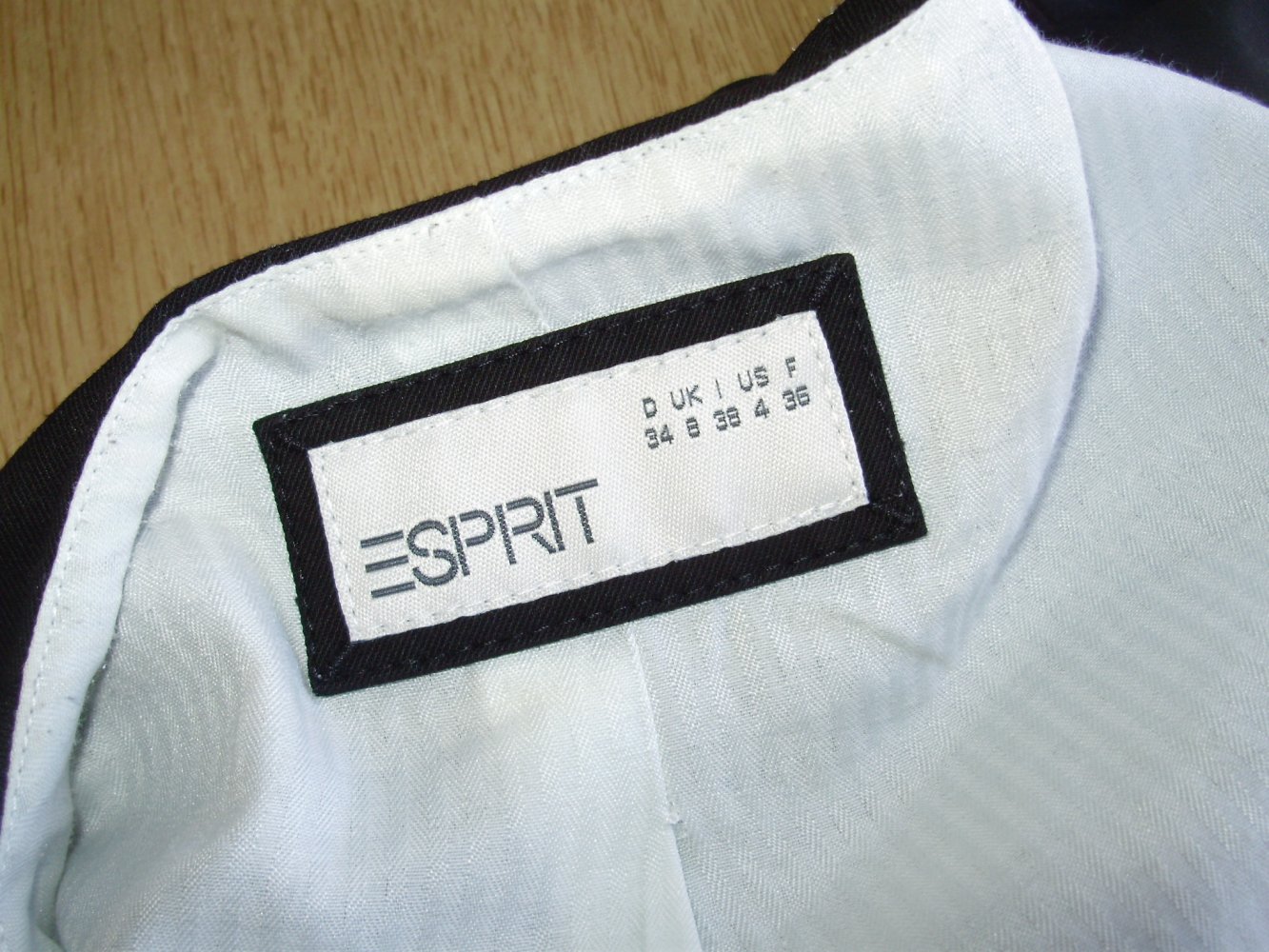 Esprit Weste schwarz edel gefüttert 34