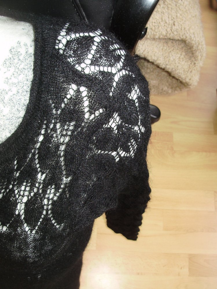 NoaNoa Cardigan schwarz zart Lochmuster XS S