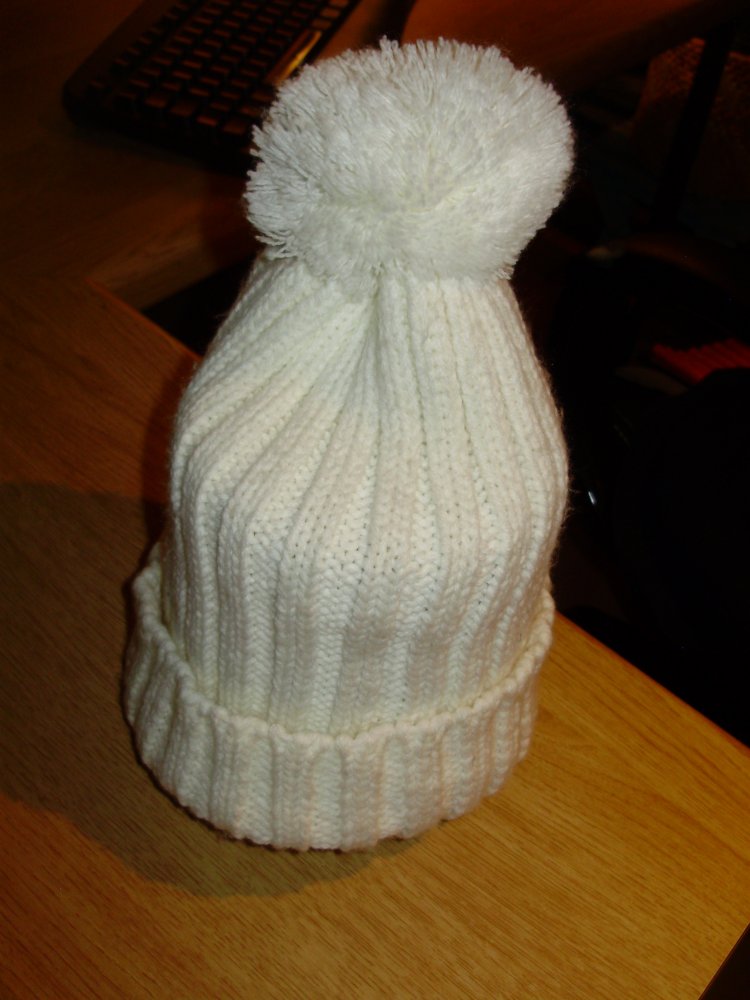 Mütze weiß Bommel warm wie neu