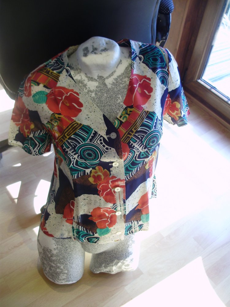 Bluse bunt V- Ausschnitt 40 passend