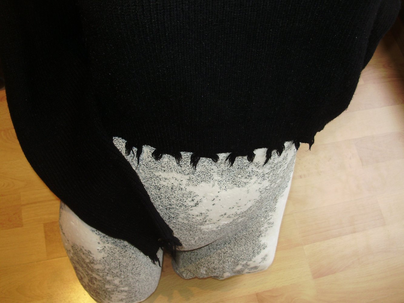 Pullover ausgefallen schwarz kurz crop Fransen weich S M