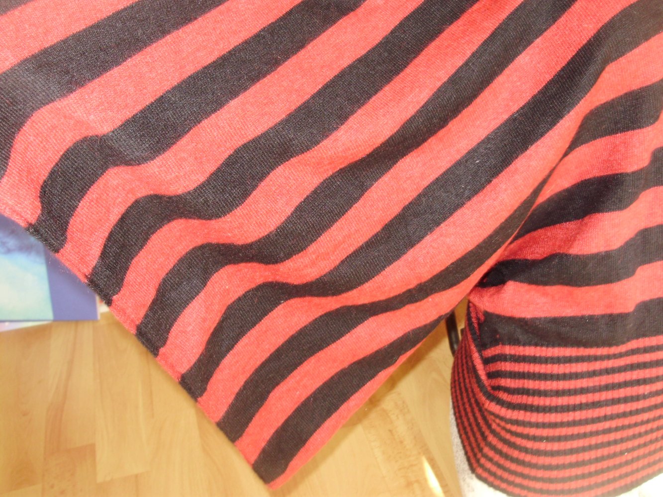 BCBG Max Azria Pullover 3/4 Ärmel weit Streifen rot schwarz Angora Wolle S