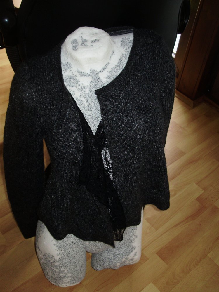 zero Cardigan grau dunkel Mohair Spitze vorne 40