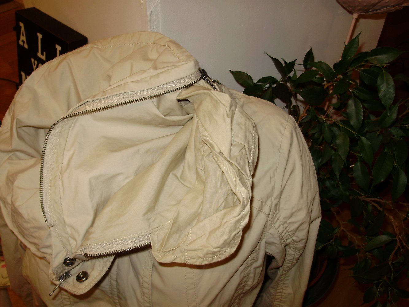 Fuchs Schmitt Jacke Trench Kapuze beige aufwändig verarbeitet Gr 40