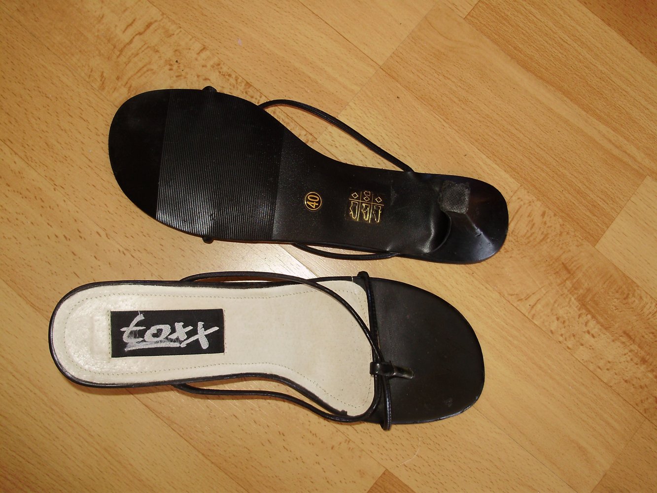 Toxx elegante Sandalen schwarz ganz feine Riemchen Gr 40 wie neu