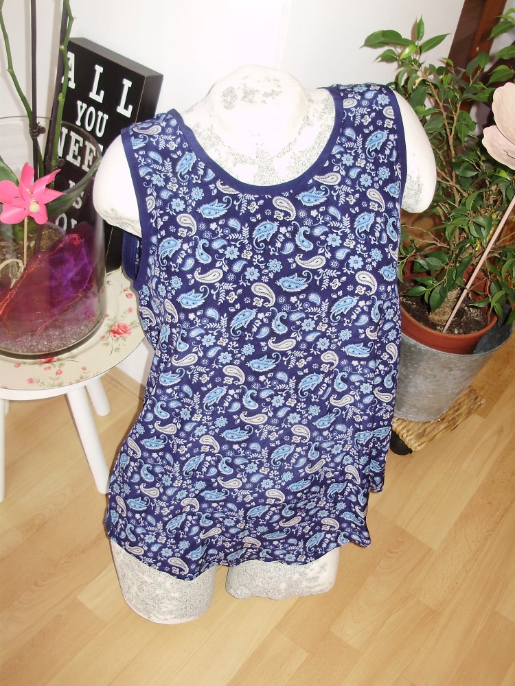 Manoush Top blau beige Paisley Muster sehr leicht Gr 42