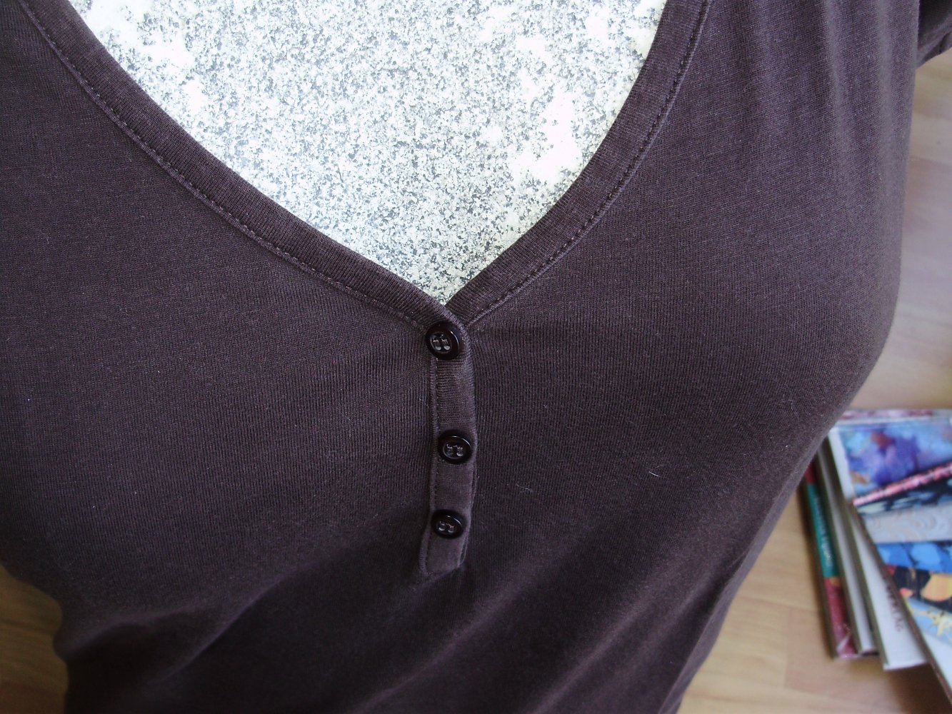 s. oliver Shirt dunkelbraun V-Ausschnitt Knöpfe Gr 38