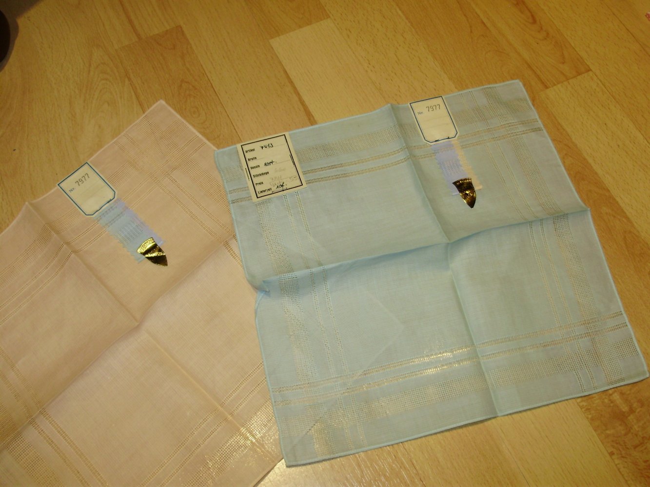 2 Taschentücher blau und rose Mako Neu mit Etikett 60- er