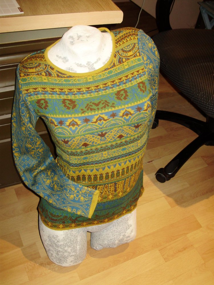 Quiero Pullover wunderschönes Muster bunt 34 = S