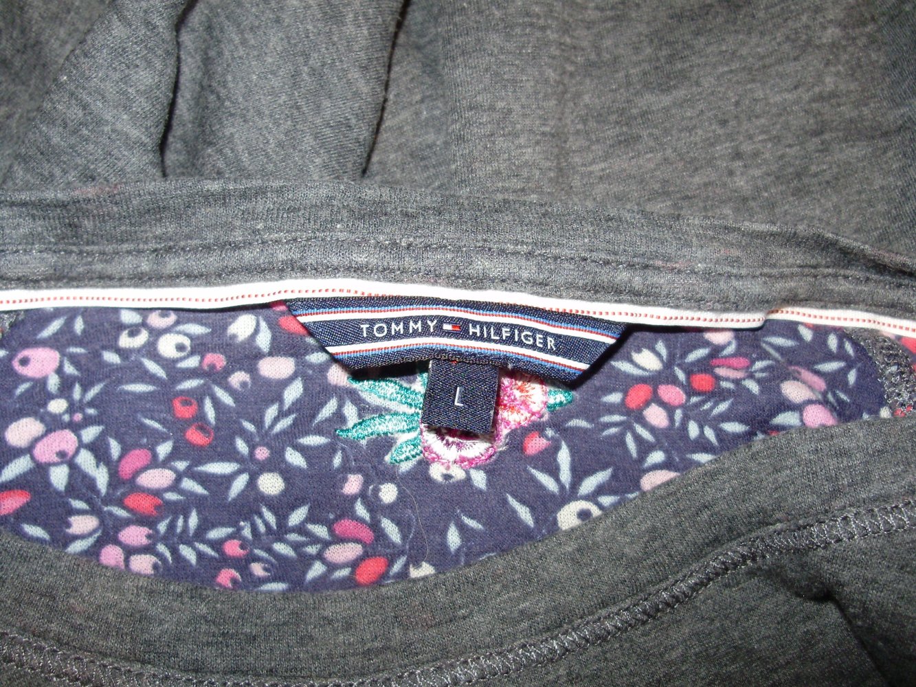 Tommy Hilfiger LA Shirt grau Blumenbordüre + Stickerei L