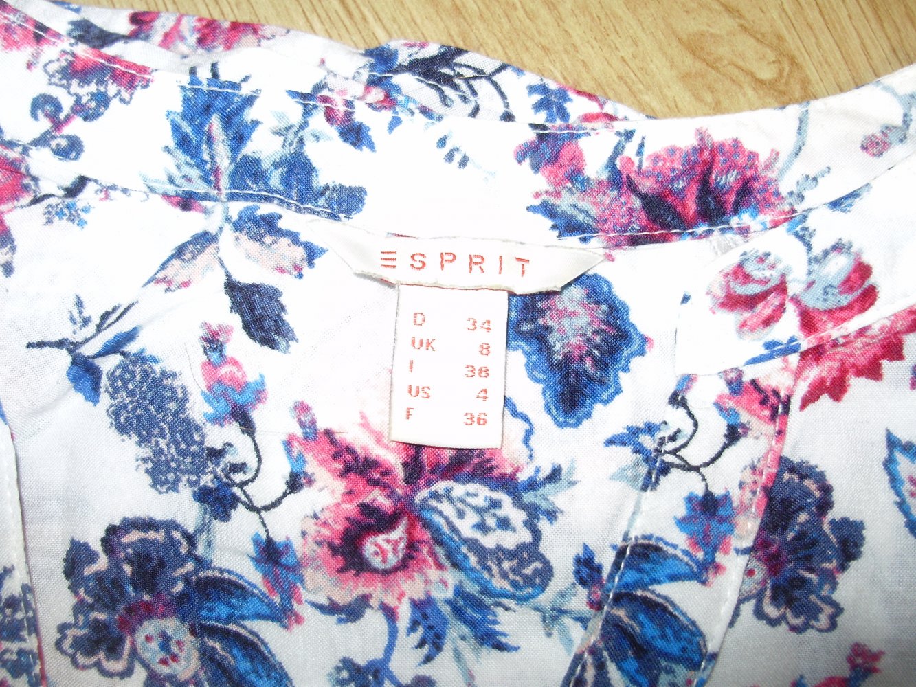 Esprit Bluse weiß bunte Blumen 34 = S