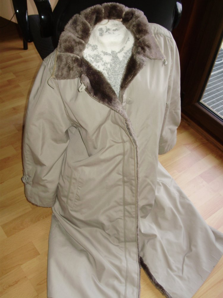 Mantel beige Stepp Fellrand an Kragen und Verschlussleite 44