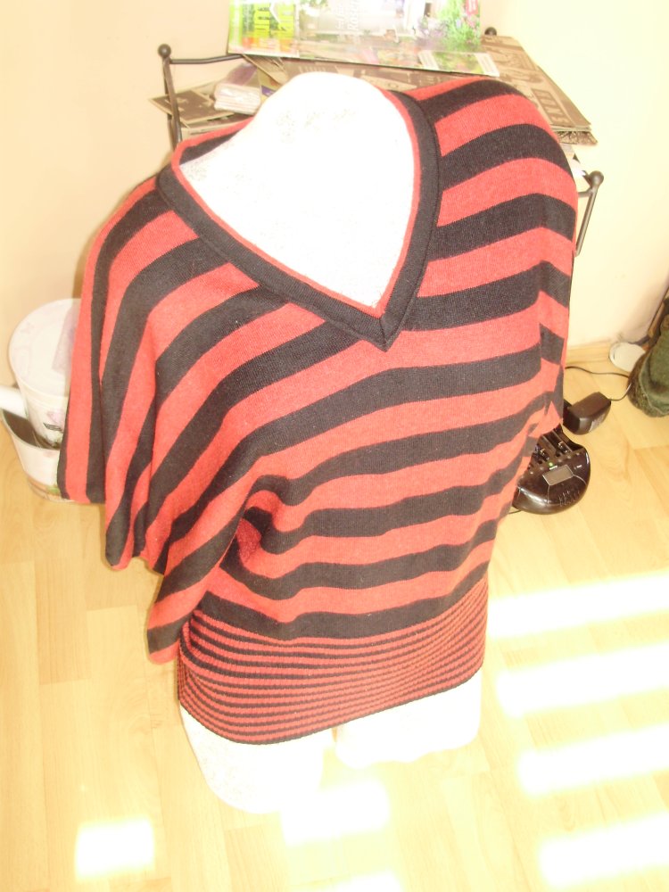 BCBG Max Azria Pullover 3/4 Ärmel weit Streifen rot schwarz Angora Wolle S