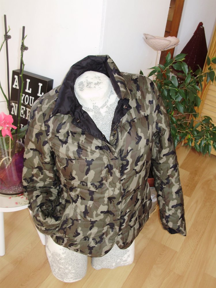 benetton Wende Stepp Daunen Jacke schwarz Camouflage Gr S passend