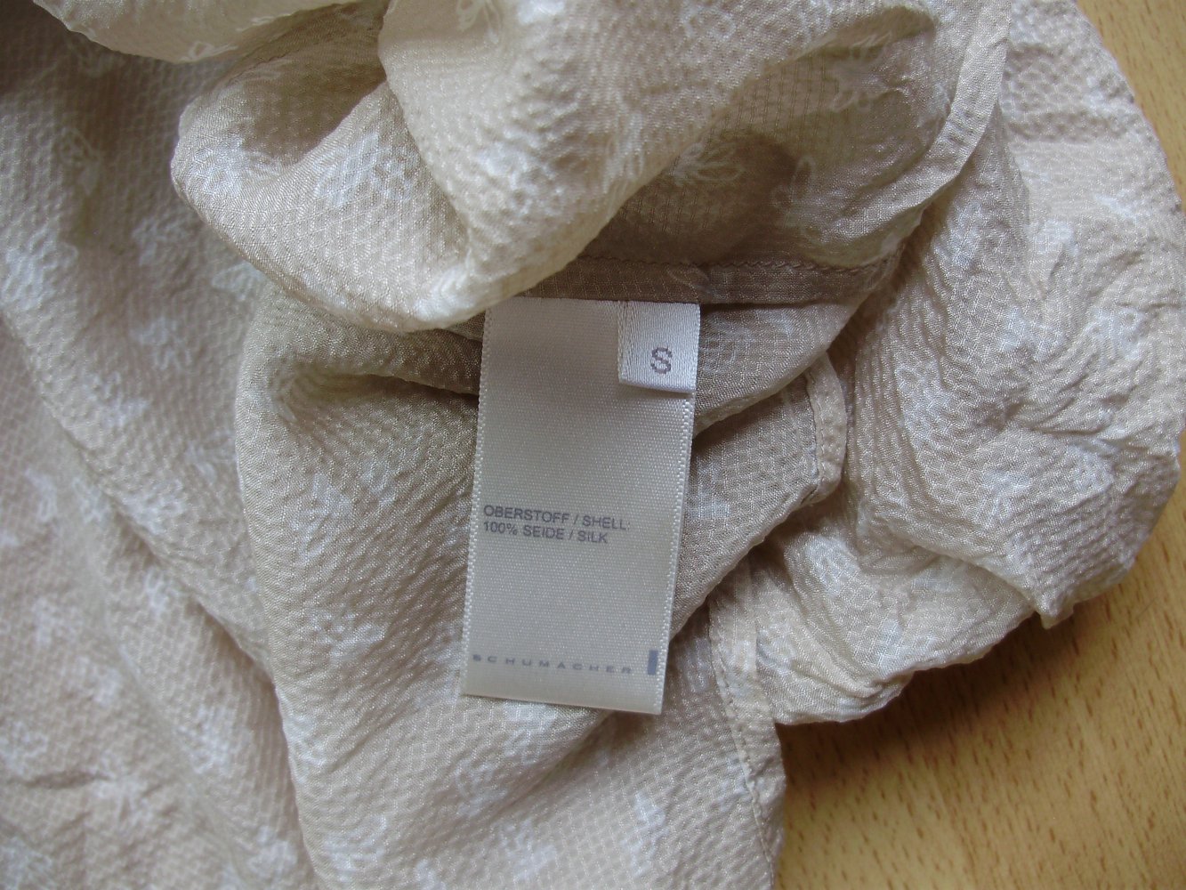 Schumacher Bluse 100% Seide Schluppe beige Muster S wie neu