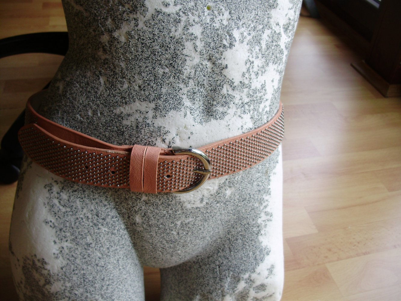 Bershka Gürtel rosa Nieten silbern 85 cm wie neu