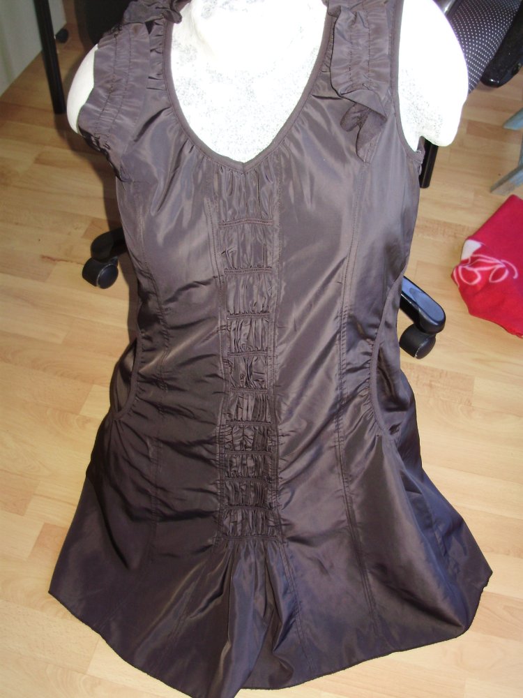 Yest Kleid braun ausgefallen Etui 40