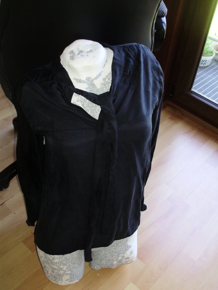 Zara Bluse romantisch schwarz Schluppe weite Ärmel M