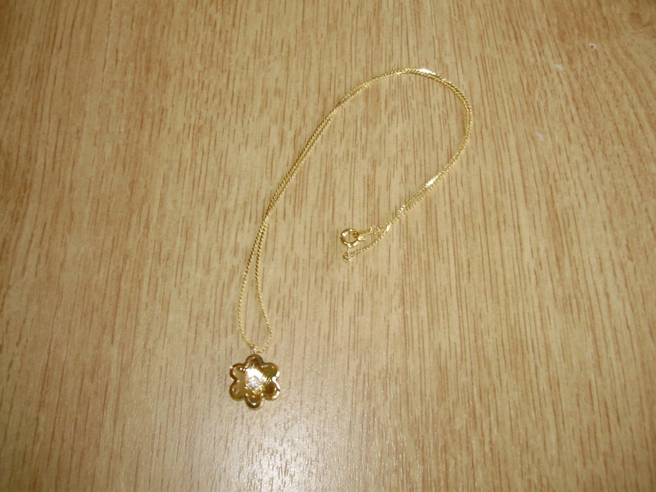 Kette golden Blume mit Glitzerstein NEU