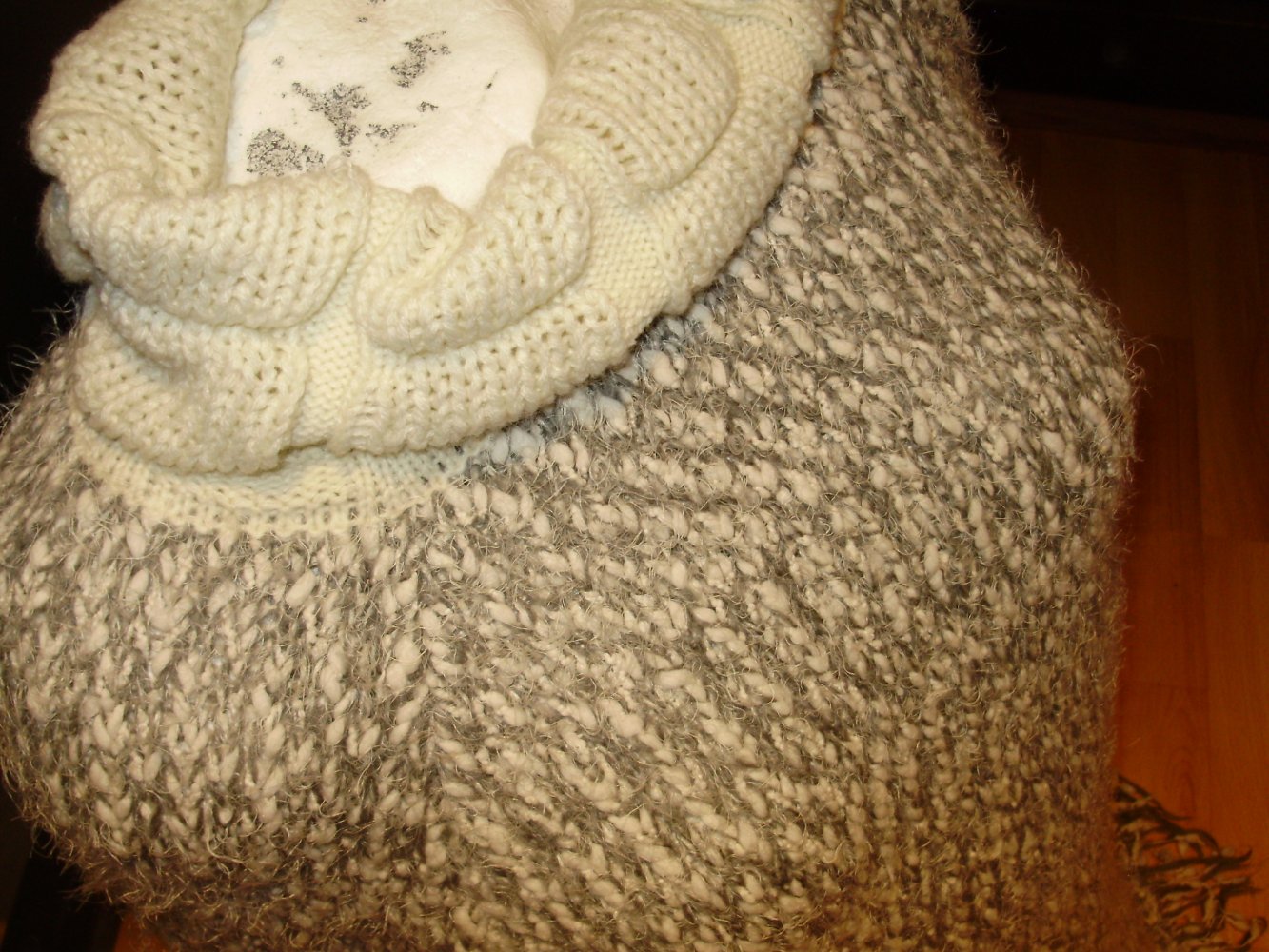 Strick Kleid warm grau beige meliert Fransen M