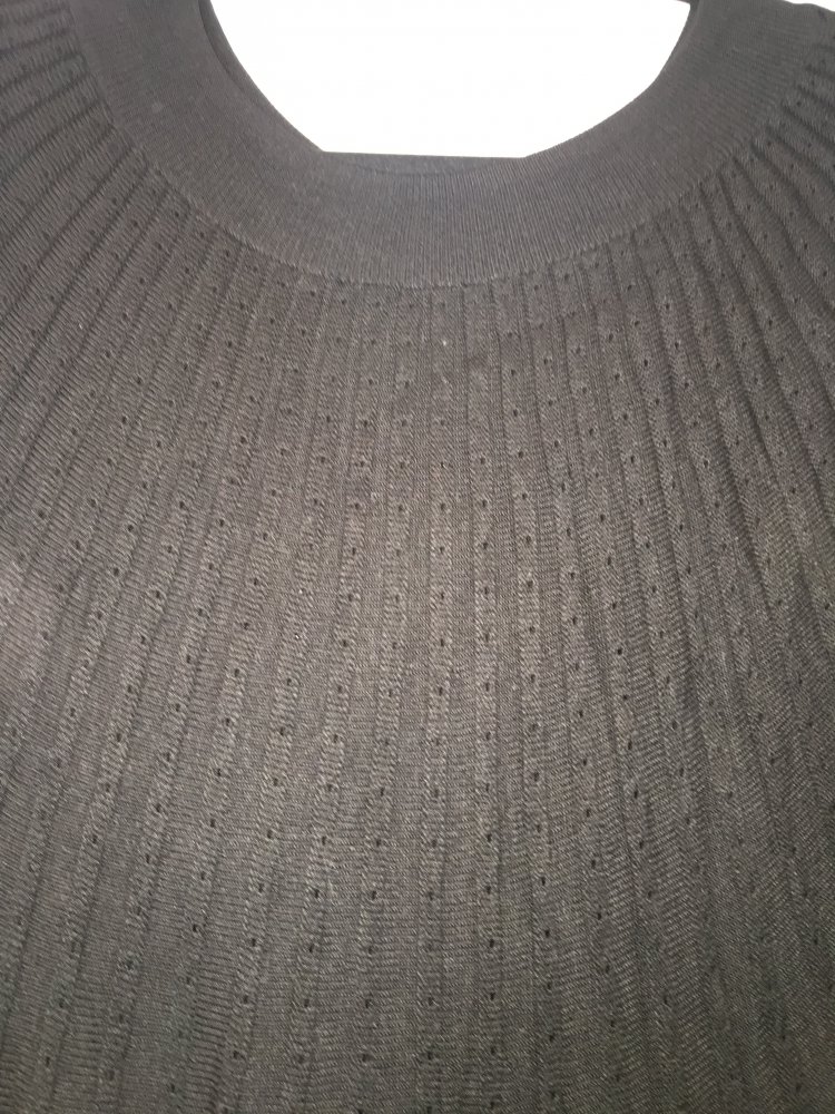 Schickes Schwarzes Strickkleid 