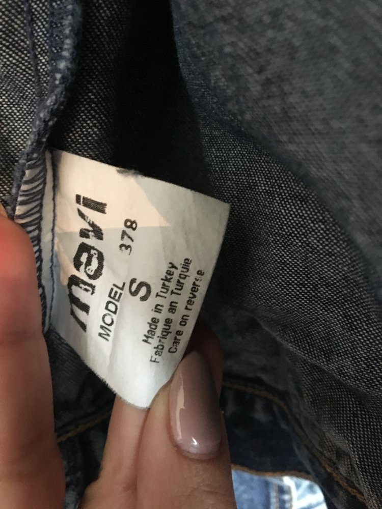 Dunkle Jeansjacke 